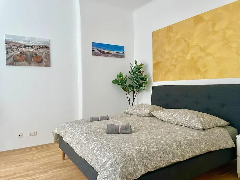 60 M2 Sunny Apartment - Free Parking Wien